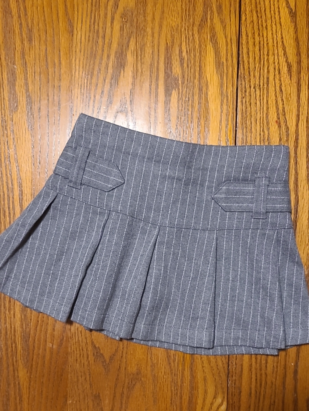 abercrombie kids Gray Pinstripe Pleated Skort - Girl's 5/6